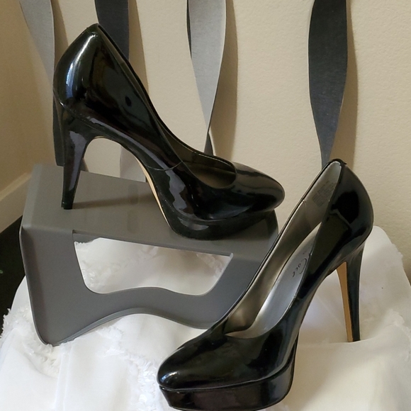 Heels (Black) - Picture 2 of 4